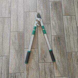 TREE TRIMMER, BRANCH CUTTER WITH EXTENDABLE HANDLES